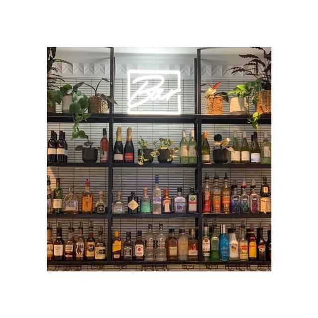 freestanding-bar-square__1_.jpg