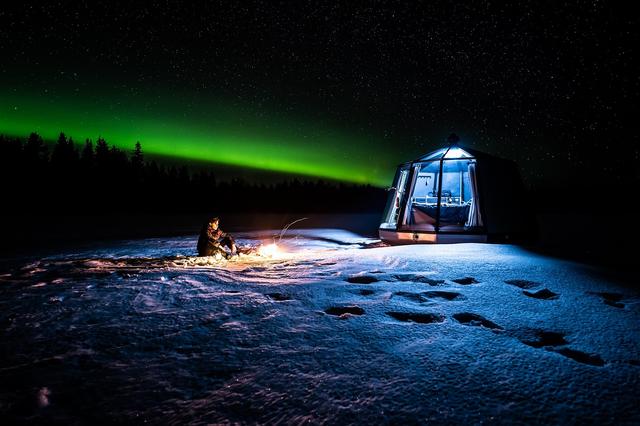 aurora_hut_finland_glass_igloo_northern_lights.jpg