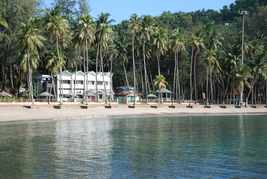 Carbyns_Cove_Beach_Port_Blair.jpg